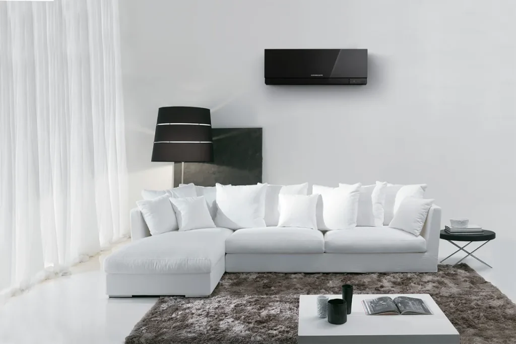 1747658266 WEBSITE RAC MSZ EF NOIR VISUEL AMBIANCE SALON CANAPE BLANC.jpg